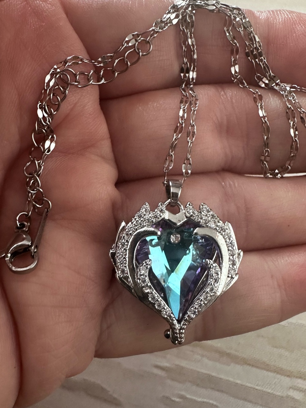 Heart of the Ocean Silver Heart Pendant Necklace with Blue-Purple Crystal - Picture 11 of 11